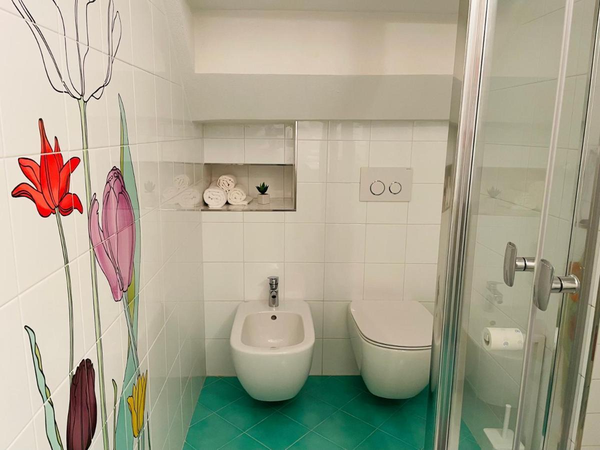 All'Interno Delle Mura Appartamento Con Wi-Fi E Netflix ลุคคา ภายนอก รูปภาพ