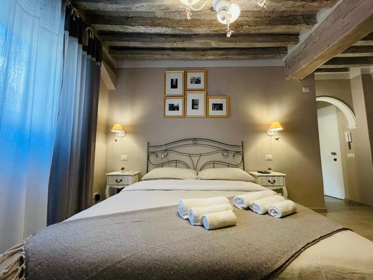 All'Interno Delle Mura Appartamento Con Wi-Fi E Netflix ลุคคา ภายนอก รูปภาพ