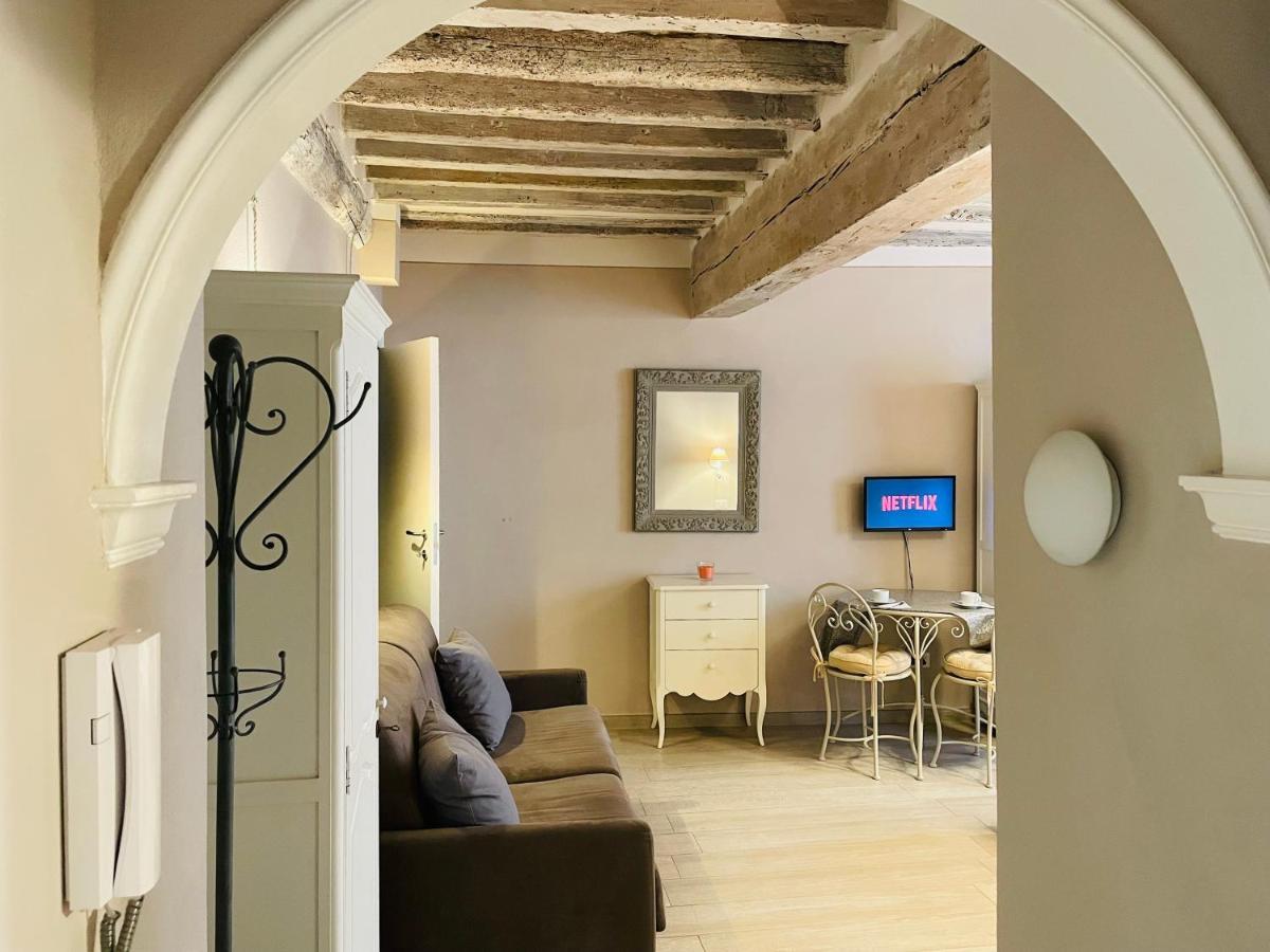 All'Interno Delle Mura Appartamento Con Wi-Fi E Netflix ลุคคา ภายนอก รูปภาพ